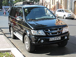 ISUZU Hi-Lander.jpg