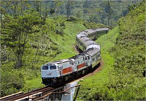 Test Run CC 206 13 05 & CC 206 13 04 menarik KA 22 Argo Parahyangan.jpg