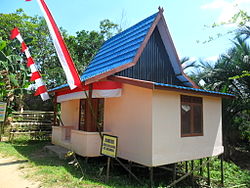Kantor kepala desa (pambakal) Lok Gabang